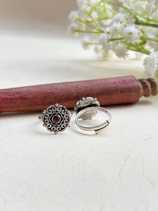 Ami Red Stone Adjustable Oxidized Toe Ring Pair