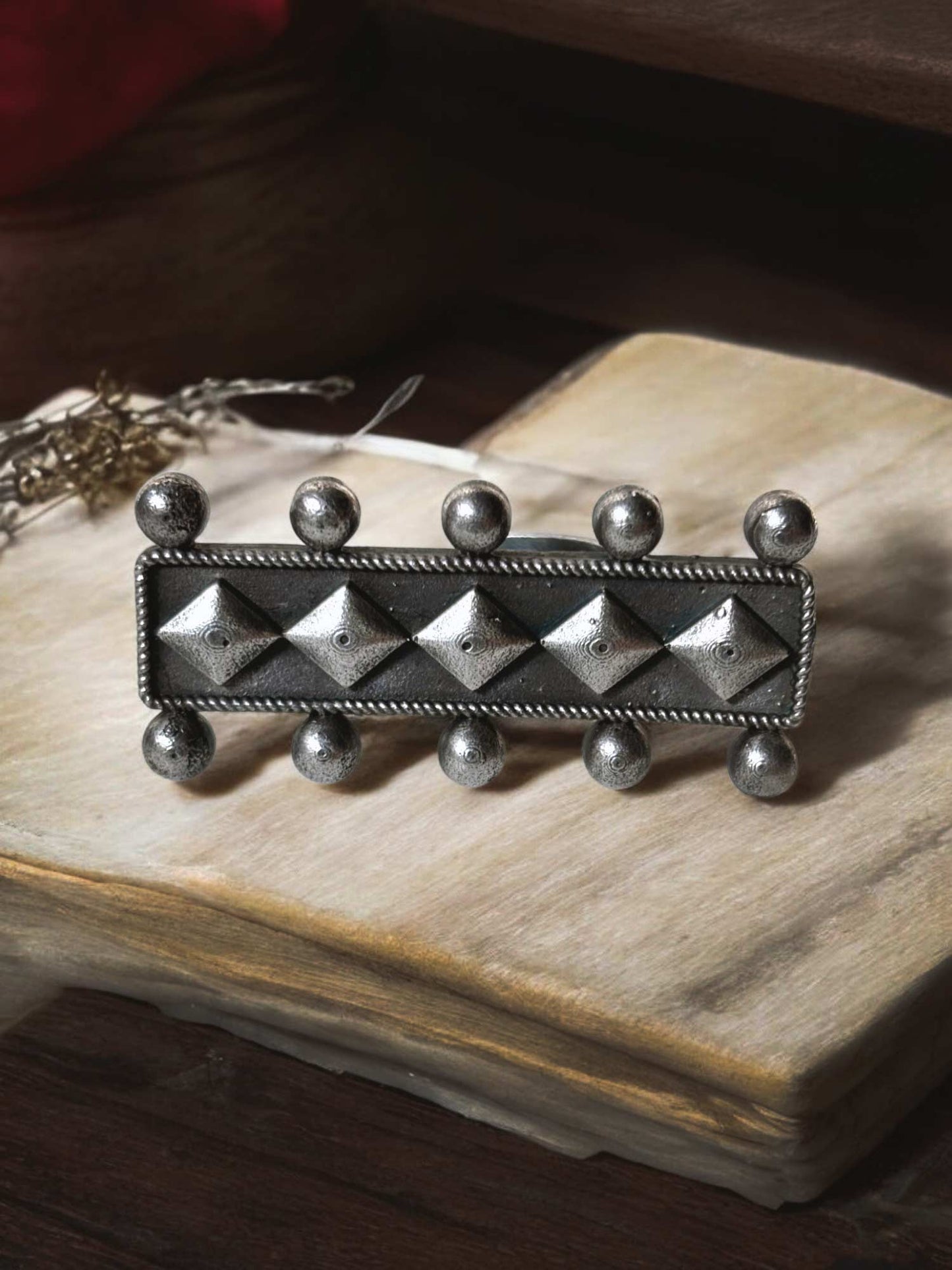 Apaga Silver Oxidized Finger Ring