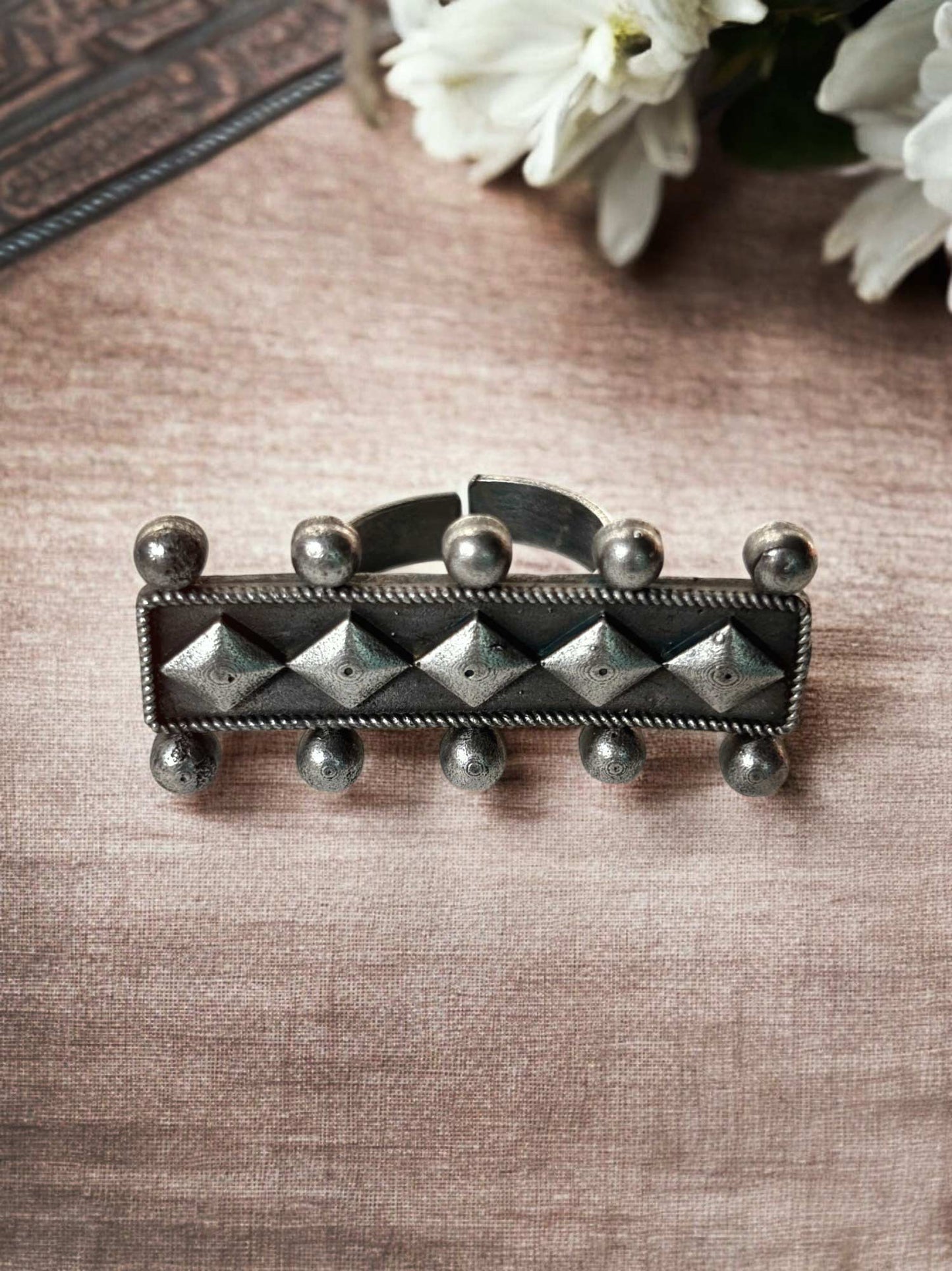 Apaga Silver Oxidized Finger Ring
