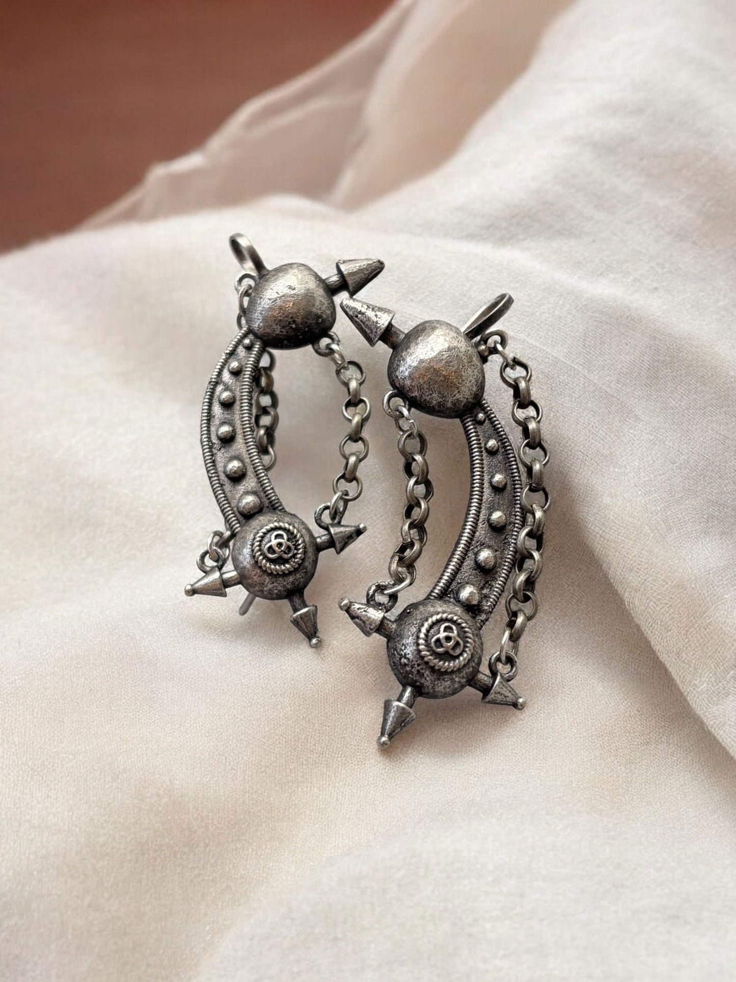 Aritra Chain Bugadi Earcuff Studs
