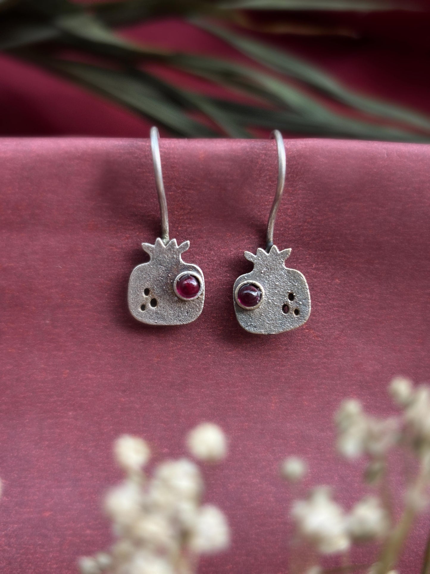Ek Anaar – Minimal Oxidized Red Stone Hook Earrings