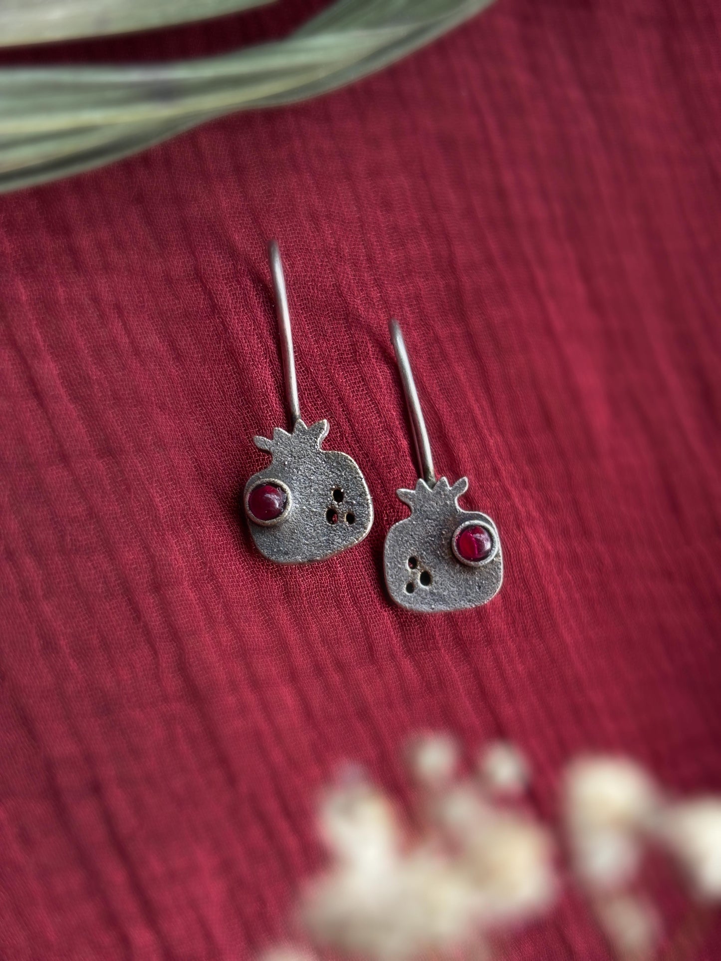 Ek Anaar – Minimal Oxidized Red Stone Hook Earrings