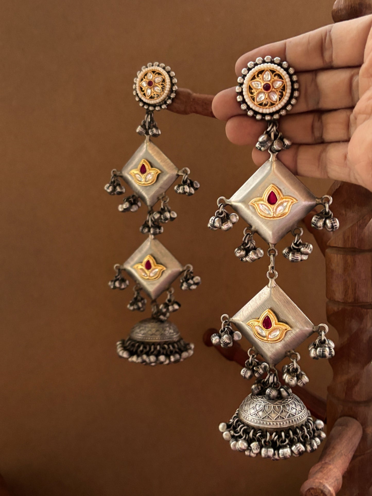 Era Kundan Dual Tone Long Kashmiri Jhumka