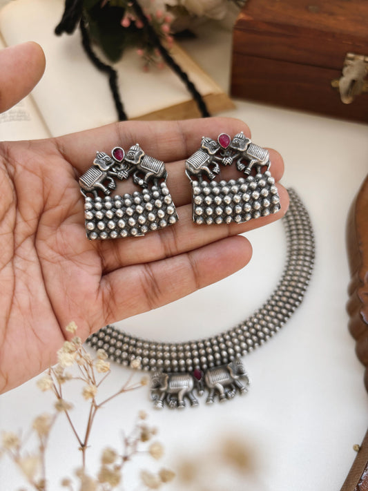 Gajamukhi Red Hasli Choker Necklace with Stud Earrings