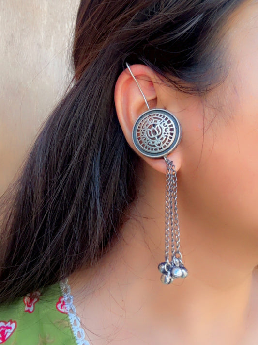 Jalaj Sui Ghungroo Chain Earcuff