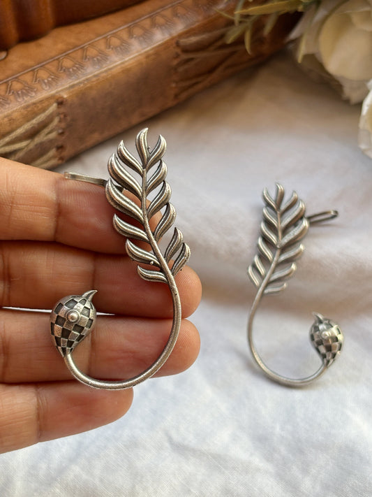 Kalam Oxidized Earcuff Studs