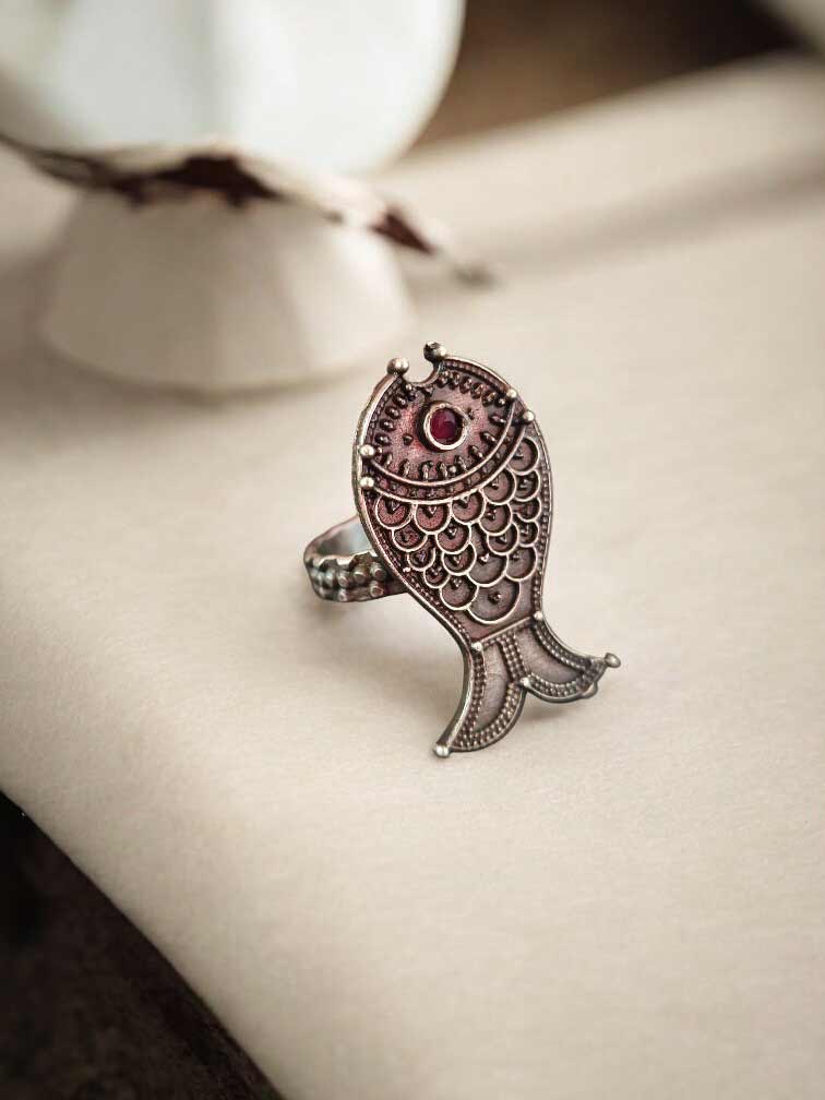 Meena Fish Red Adjustable Oxidized Finger Ring