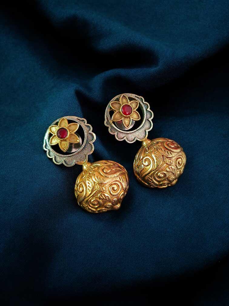 Pavani Red Dual Tone Oxidized Stud Earrings