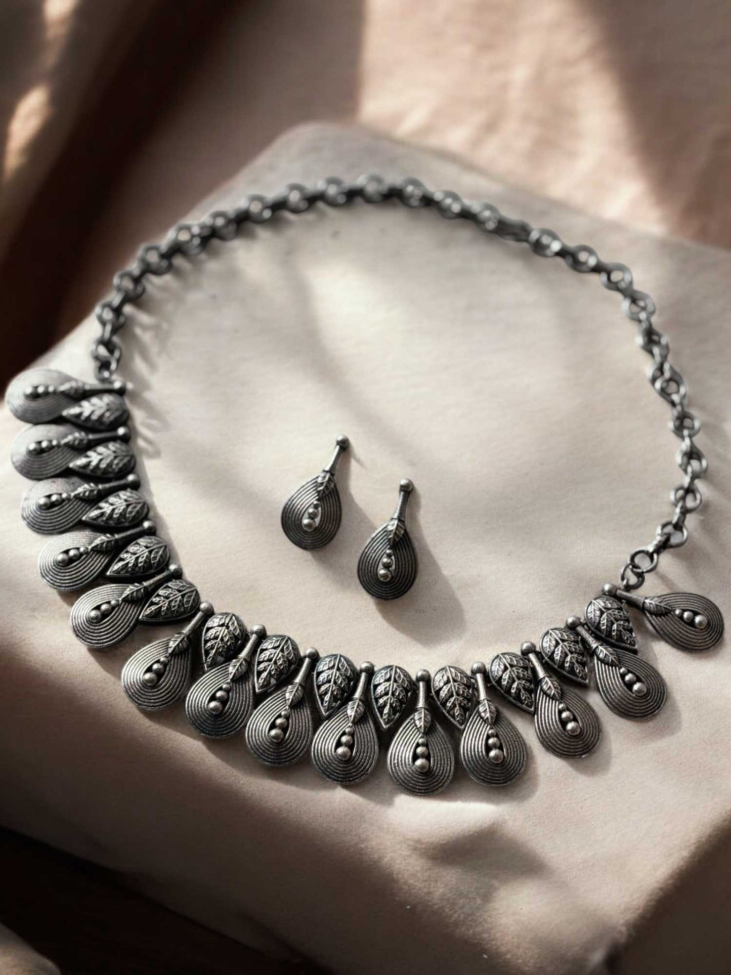 Parnin Choker Set Oxidized Necklace with Earrings