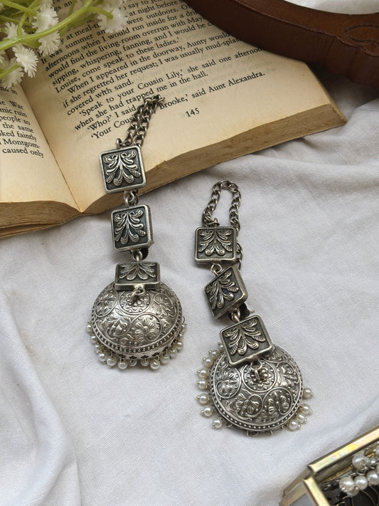 Teen Taal Pearl Jhumka Chain Earcuff