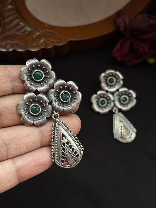 Teen Phool Green Dangle Oxidized Earrings