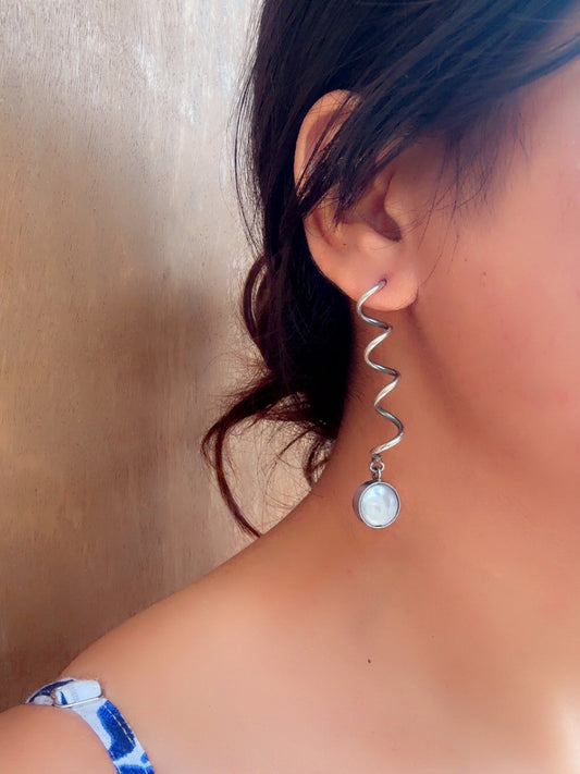 Avartaka Pearl Spiral Dangle Earrings – Oxidized Silver Replica in Brass