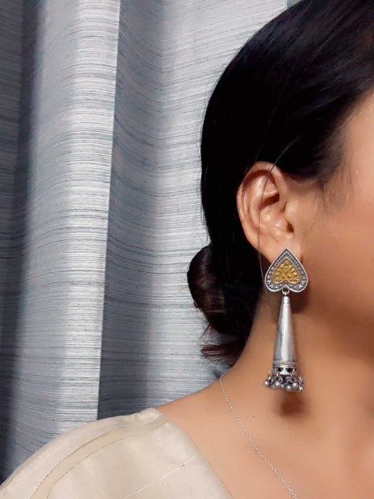 Betel Dual Tone Ghungroo Oxidized Jhumka