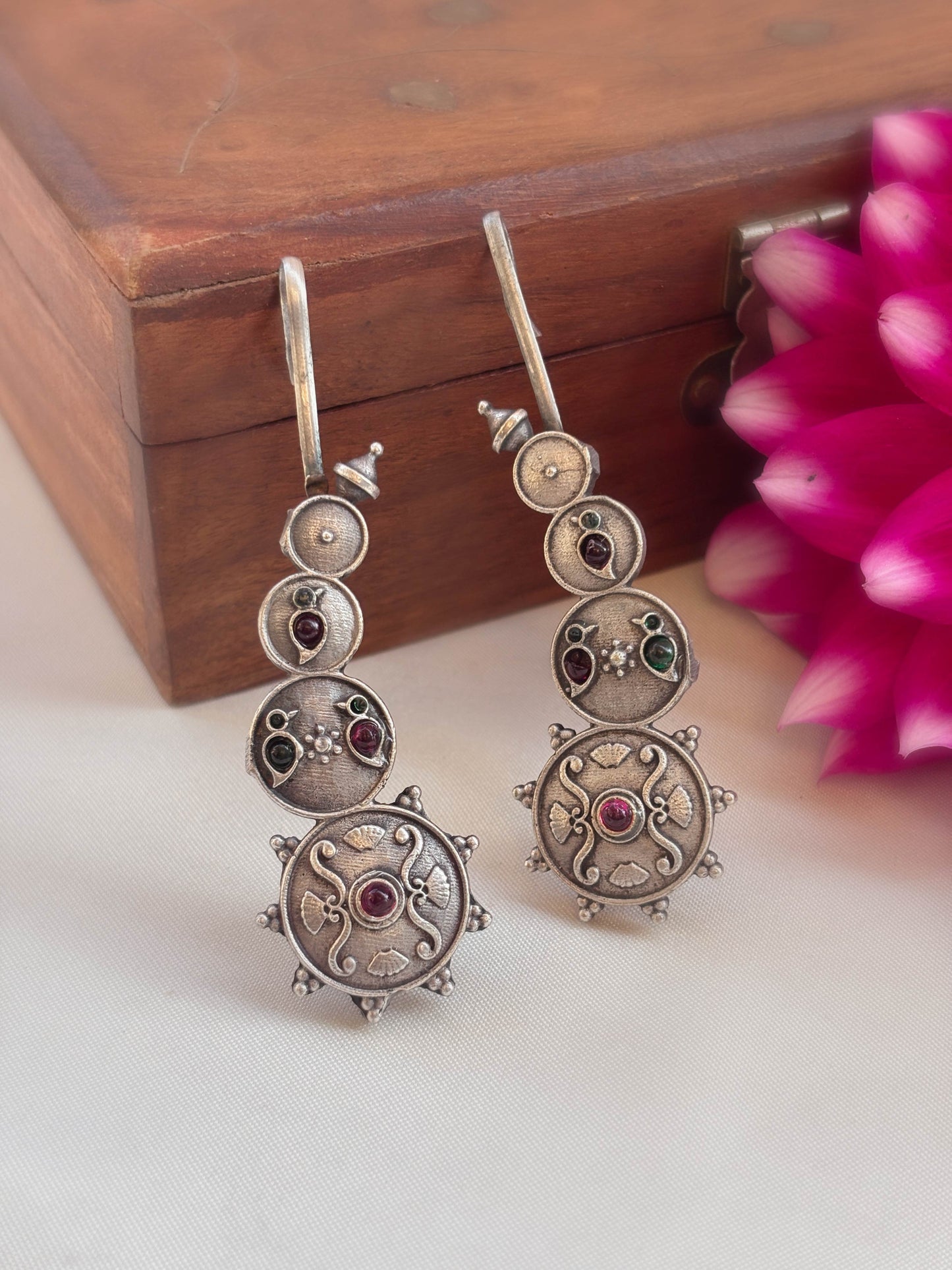 Doyel Red Green Stone Earcuffs (Clip-On Bugadi Style)