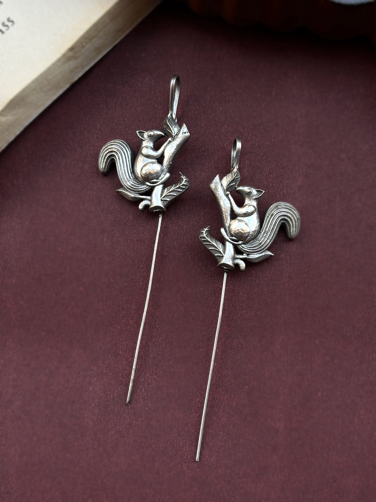 Quirky Gilhari Sui Bugadi Hook Earcuff