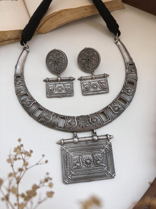 Gitanjali Hasli Choker Necklace with Dangle Earrings