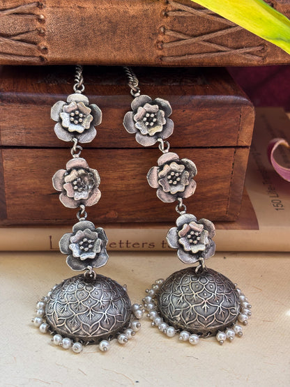 Teen Gulab Pearl Jhumka Chain Earcuff