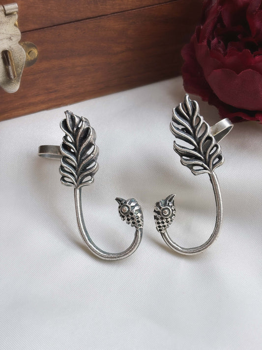 Kalam Oxidized Earcuff Studs
