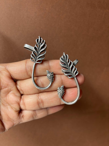 Kalam Oxidized Earcuff Studs