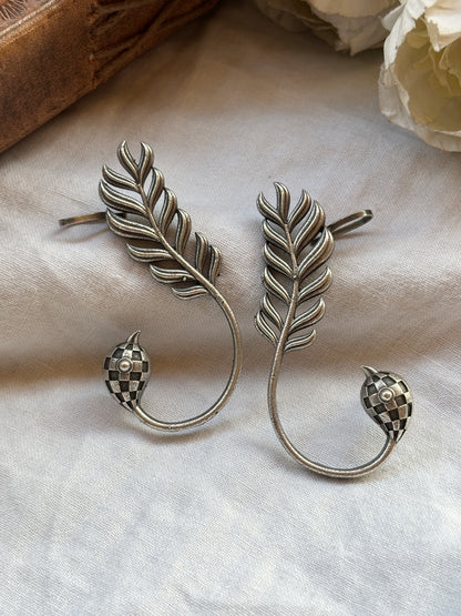 Kalam Oxidized Earcuff Studs