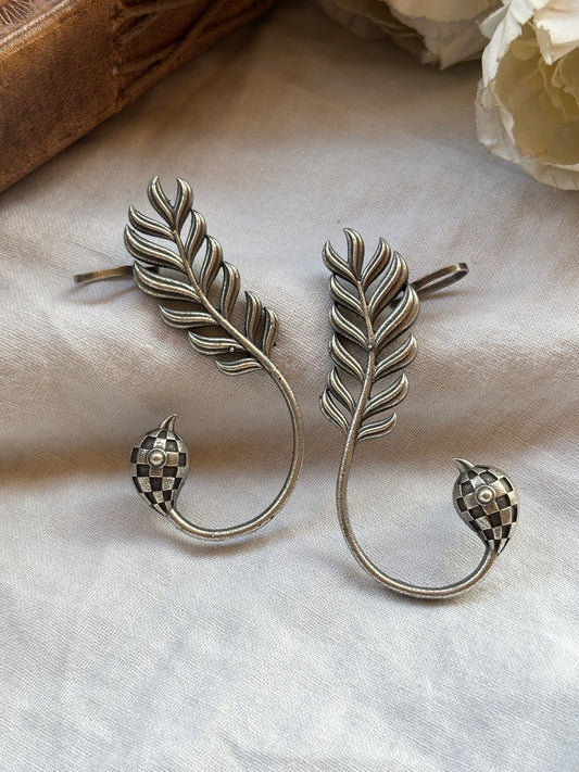Kalam Oxidized Earcuff Studs