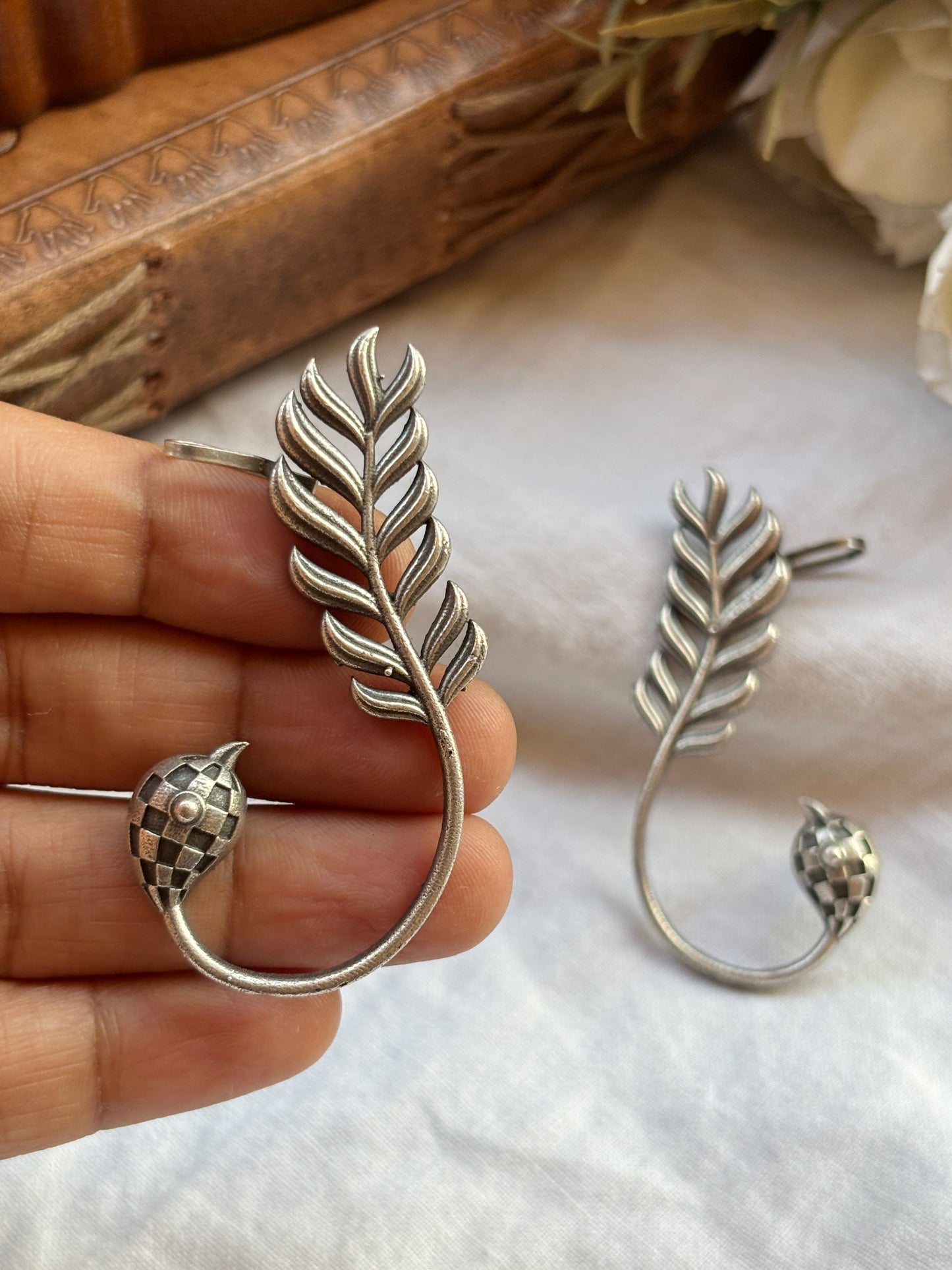 Kalam Oxidized Earcuff Studs