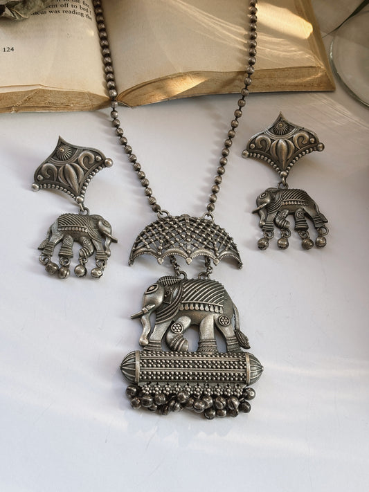 Karini Long Ghungroo Pendant Neckchain with Earrings