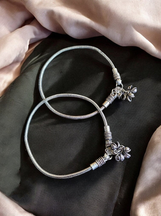 Kunjlata Oxidized Silver Anklets with Ghungroo