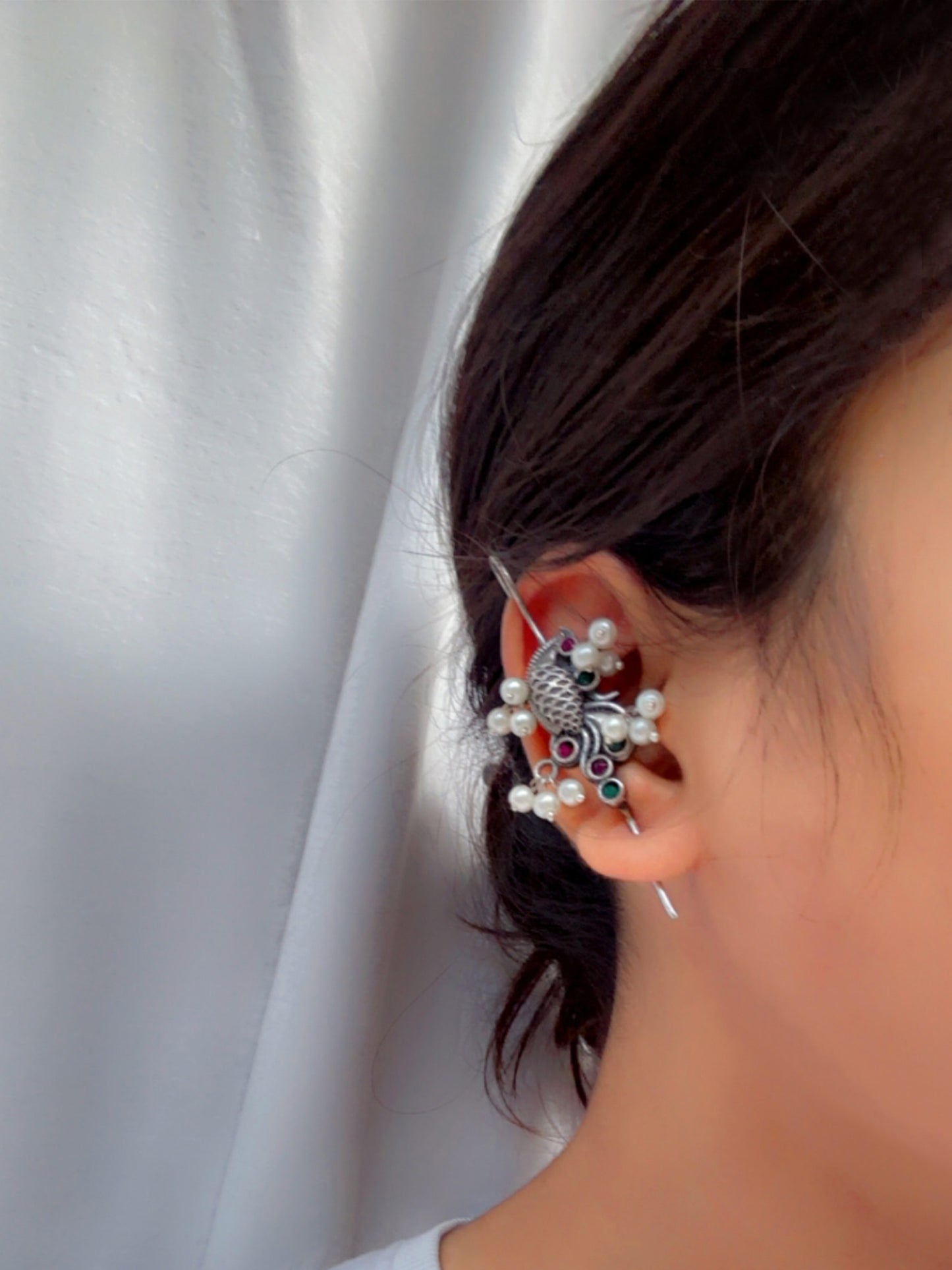 Maina Red Green Sui Earcuffs – Clip On Pearl Bugadi