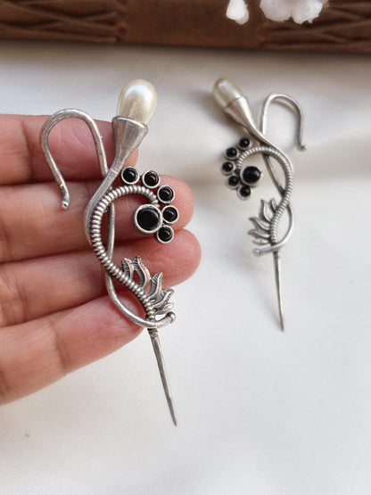 Mukta Black Stone Pearl Sui Earcuffs – Oxidized Bugadi Earrings