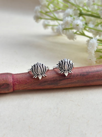 Niloufer Adjustable Oxidized Toe Ring Pair