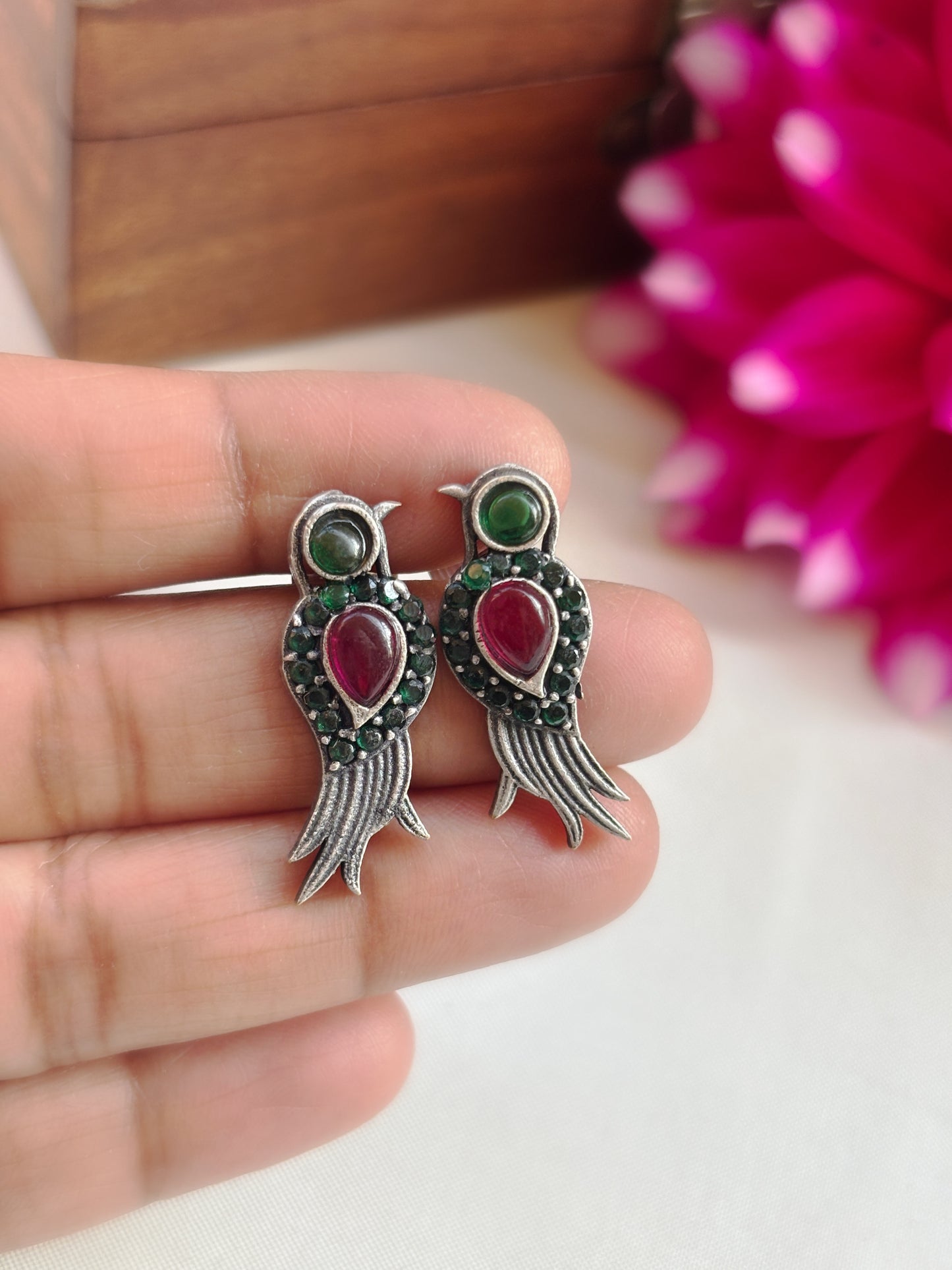 Quirky Nuri Green Kundan Studs