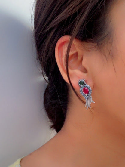 Quirky Nuri White Kundan Studs