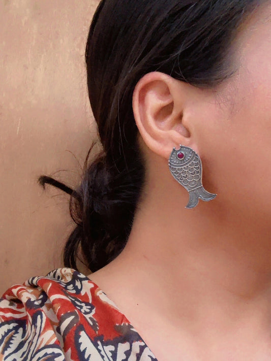 Quirky Meena – Red Stud Oxidized Fish Earrings