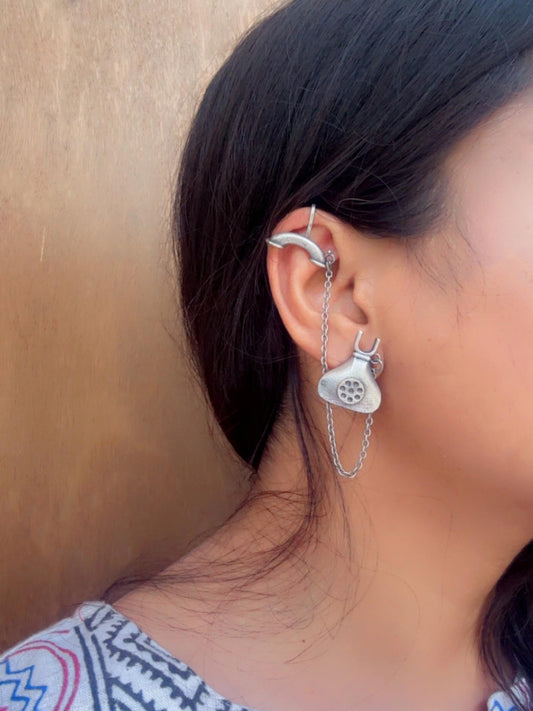 Quirky Telephone – Oxidized Chain Clip-On Bugadi Sui Earcuff