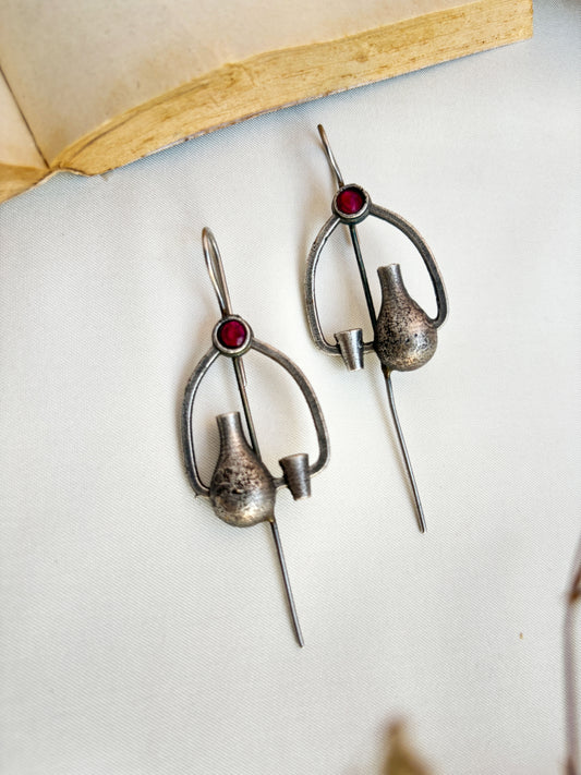 Surahi Red Monalisa Stone Clip-On Sui Bugadi Earcuffs