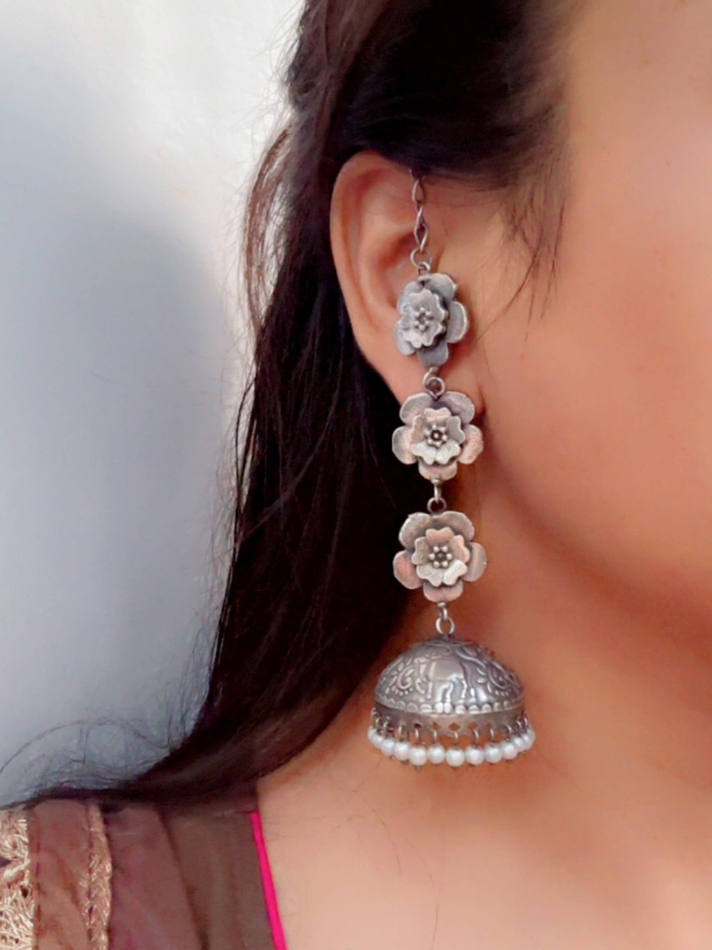 Teen Gulab Pearl Jhumka Chain Earcuff