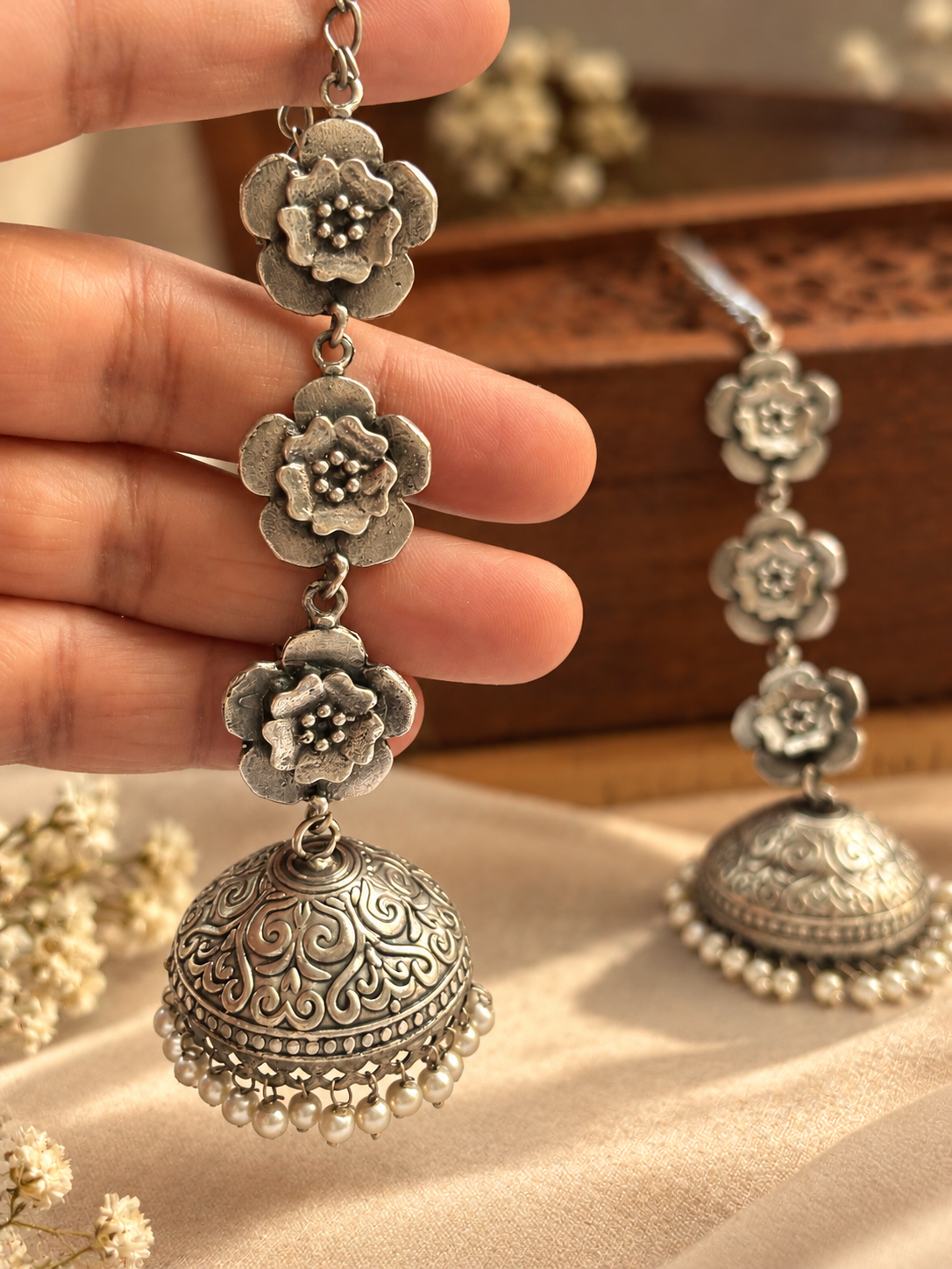 Teen Gulab Pearl Jhumka Chain Earcuff