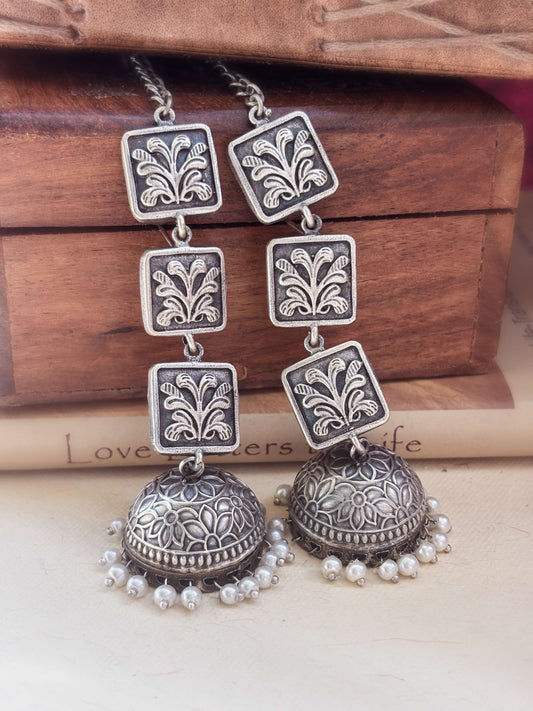 Teen Taal Pearl Jhumka Chain Earcuff