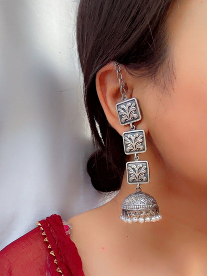 Teen Taal Pearl Jhumka Chain Earcuff