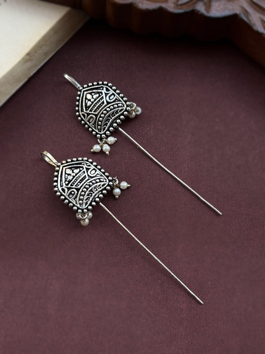 Urvashi Pearl Sui Hook Earcuff