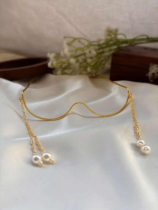 Vakramukhi Golden Pearl Chain Drop Facelet